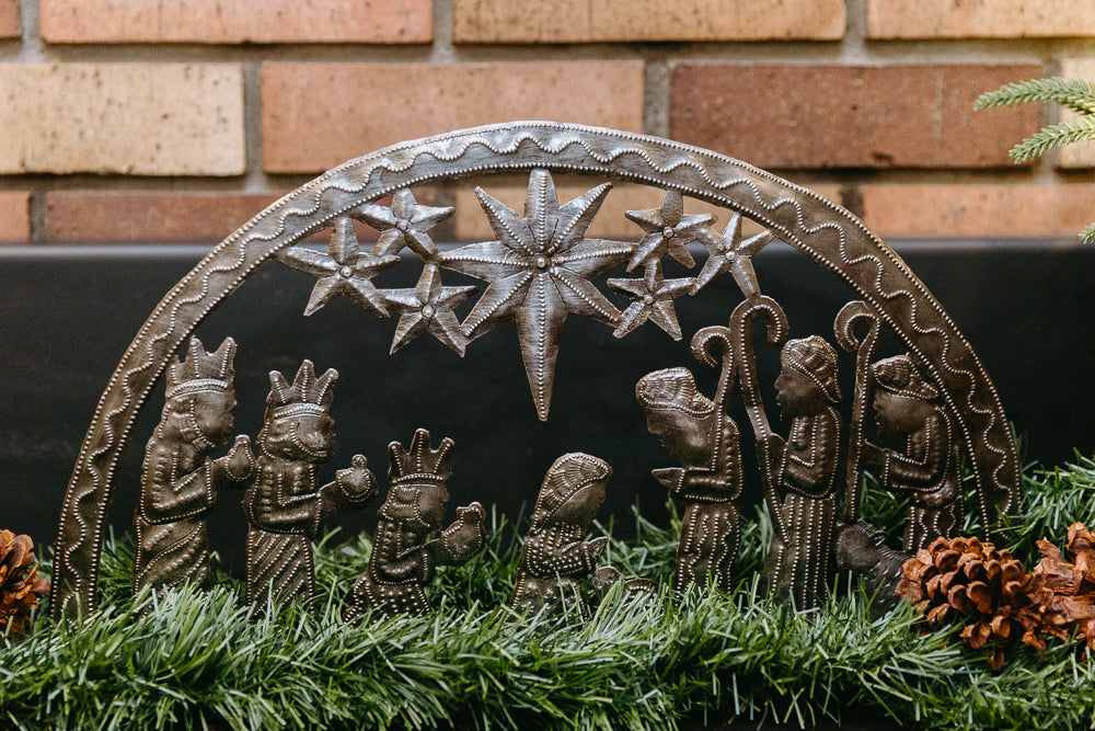 Arched Standing Nativity